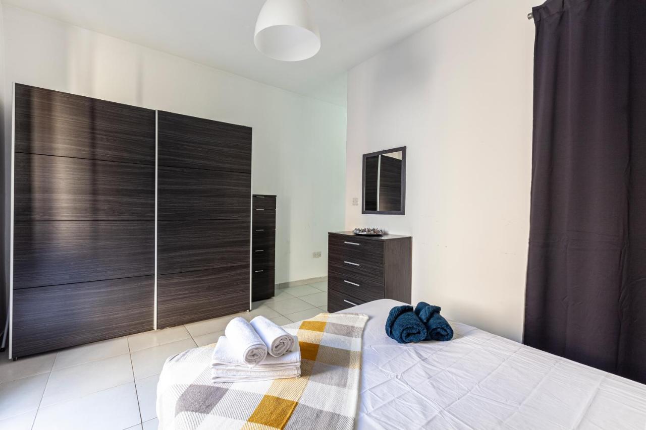 Z4 - Seafront Apartment St. Paul's Bay Exteriér fotografie