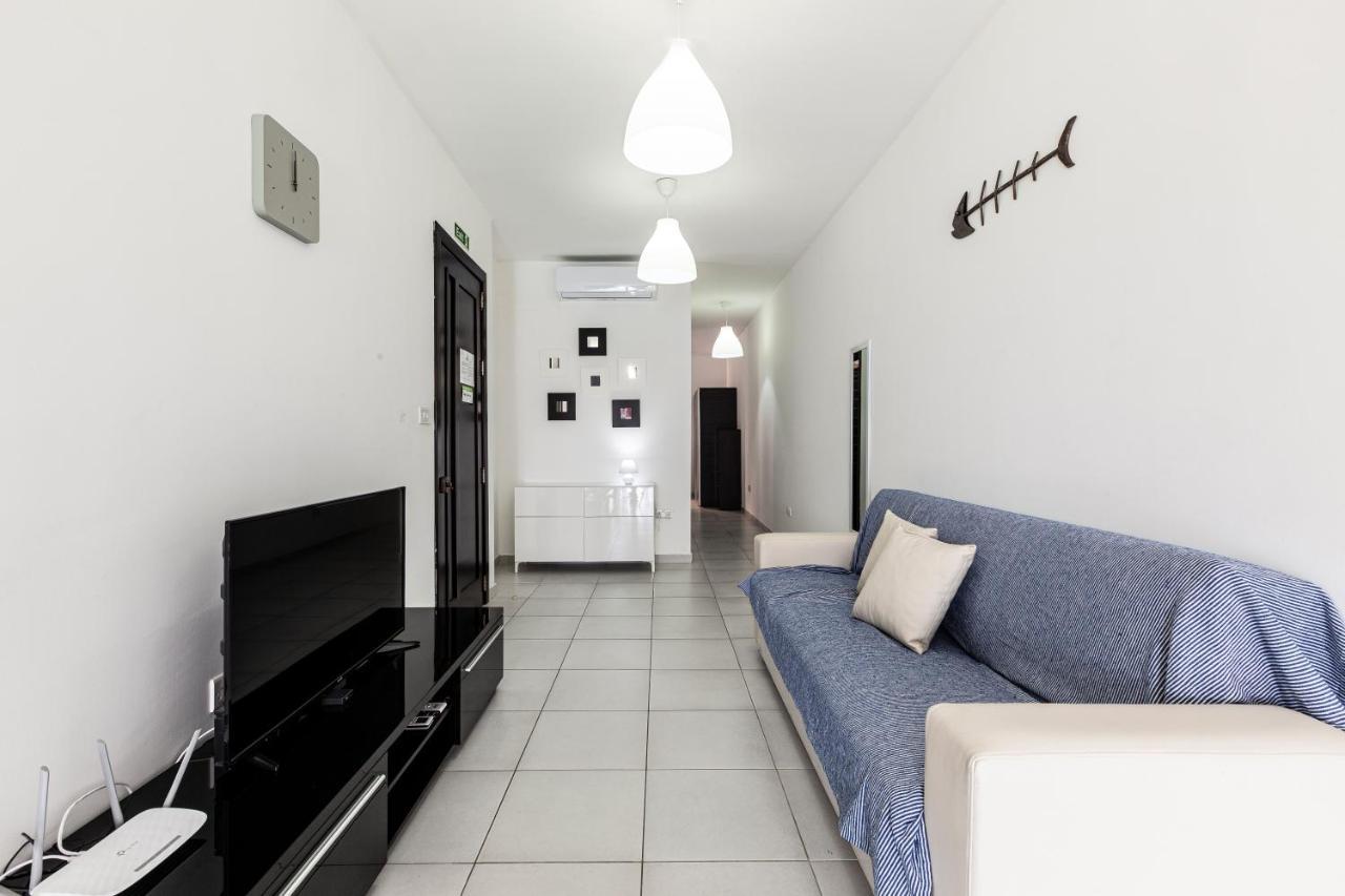 Z4 - Seafront Apartment St. Paul's Bay Exteriér fotografie